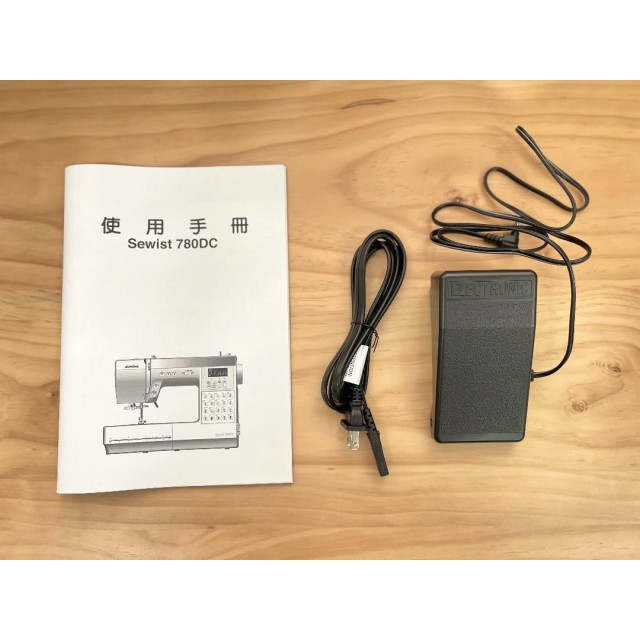 車樂美 Janome 780DC 電腦型縫紉機（送輔助桌）