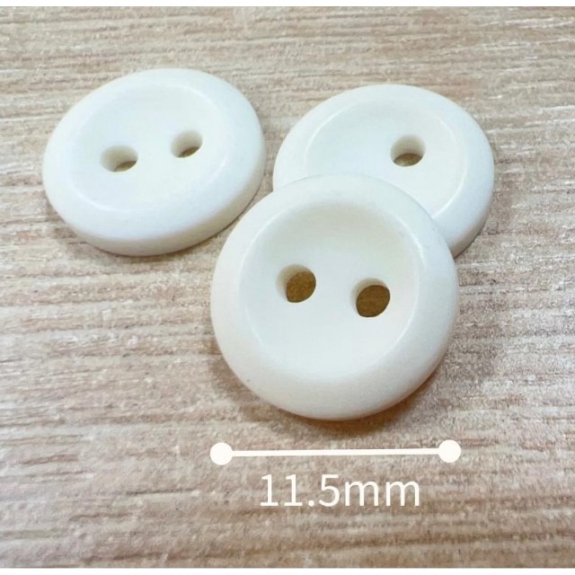 百搭啞光圓型鈕釦 二眼洞米白色 直徑 11.5mm